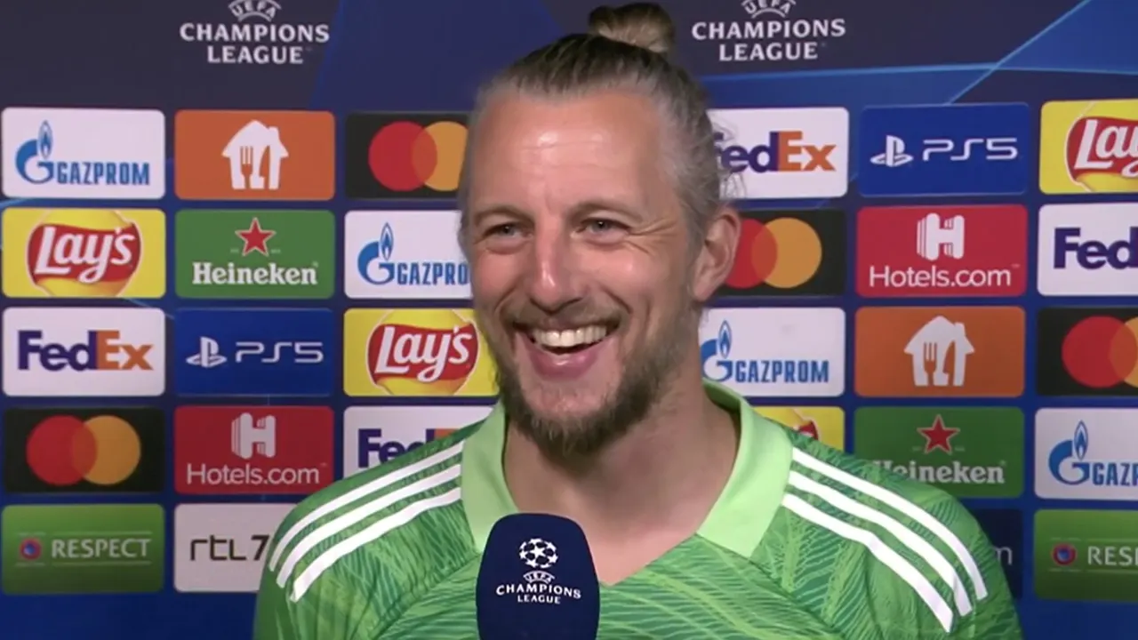 Pasveer reageert met knipoog op opvallende statistiek: 'Dat zegt genoeg toch?'