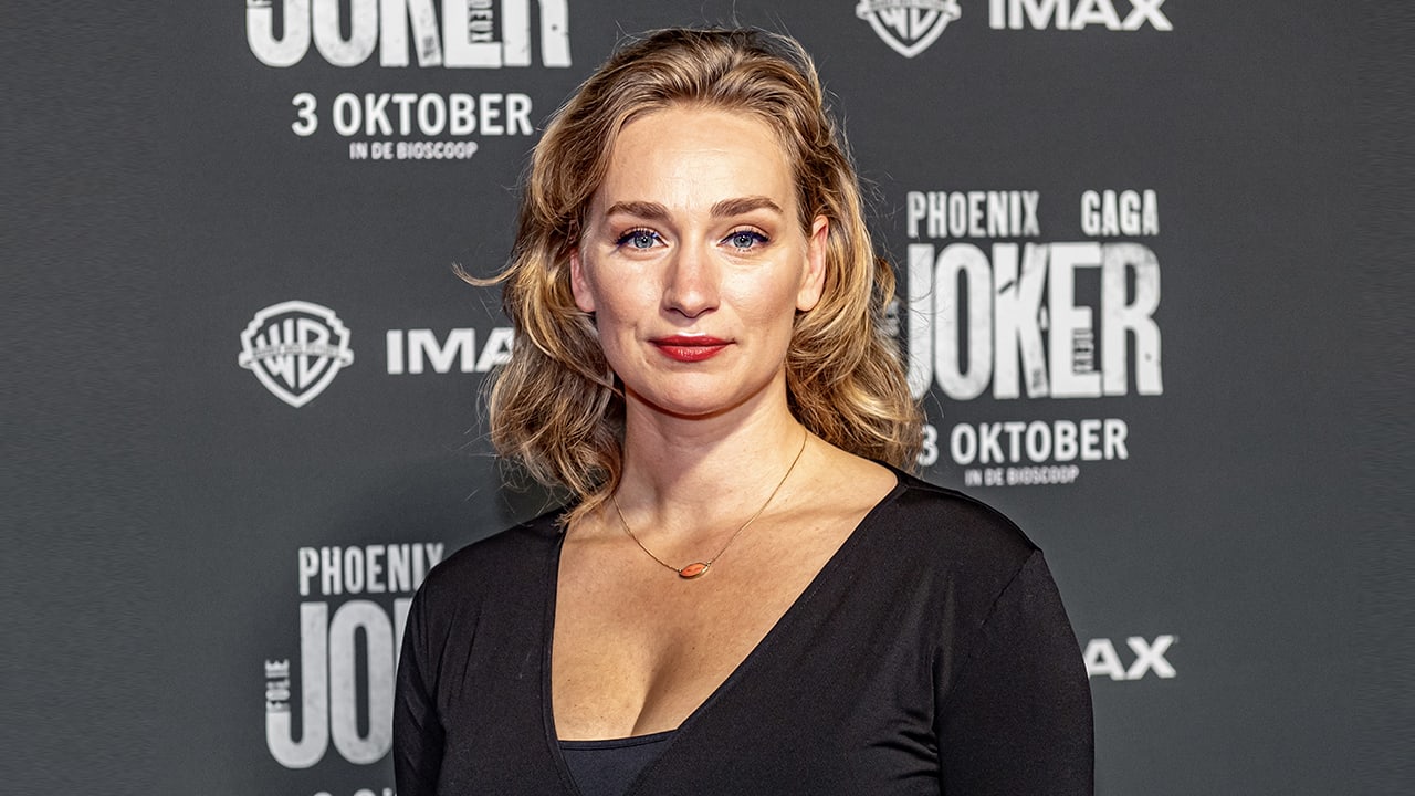 GTST-actrice Puck Pomelien Busser uit de kleren voor Playboy: 'Nu omarm ik die verandering'