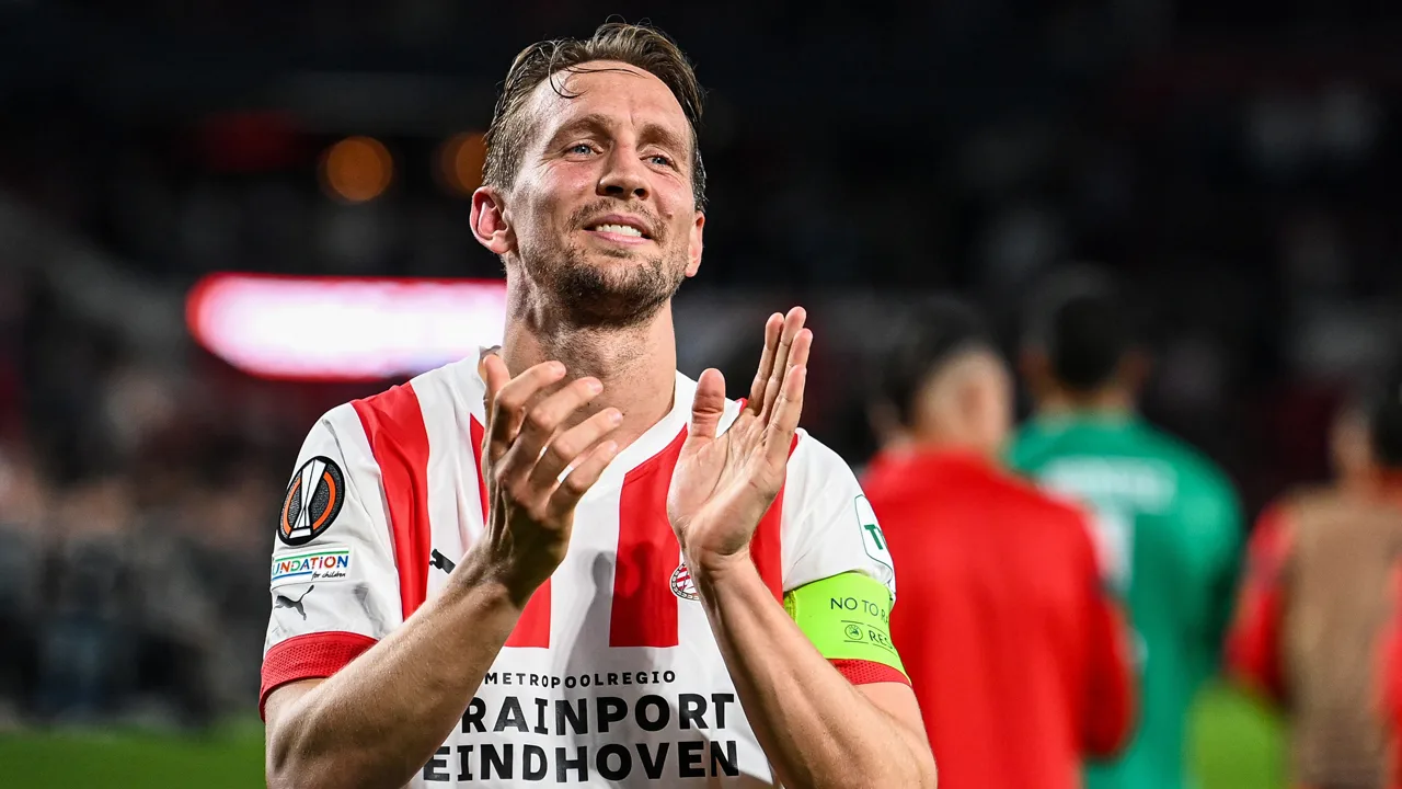 Luuk de Jong keert terug in de basis tegen NEC