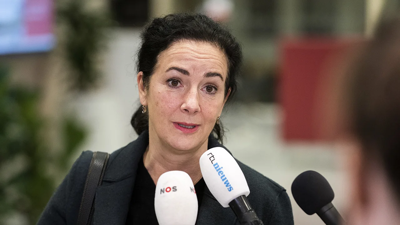 'Harde kern Ajax moet bij zichzelf te rade gaan, dit kan echt niet'