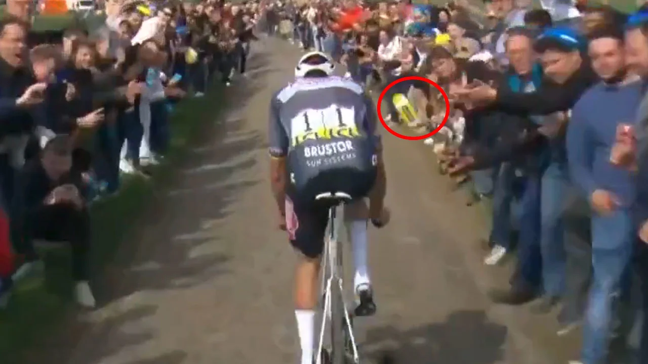 Mathieu van der Poel woedend op bidon-gooier: 'Dit is poging tot doodslag!'