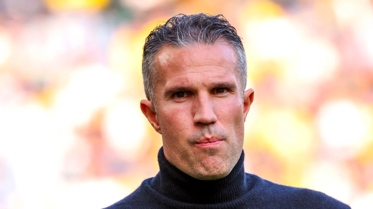 'Feyenoord laat Robin van Persie tot na Ajax zitten'