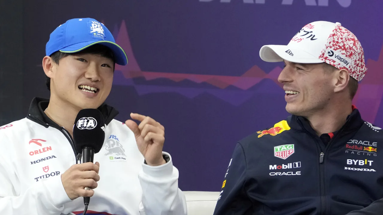 Tsunuda aast op stoeltje naast Verstappen: 'Ik vind dat ik een kans bij Red Bull verdien'