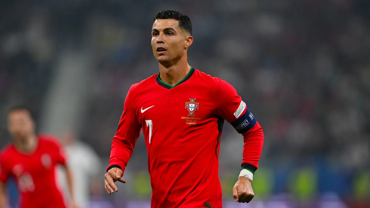 Portugal klopt Slovenen na penalty's en gaat naar laatste acht EK