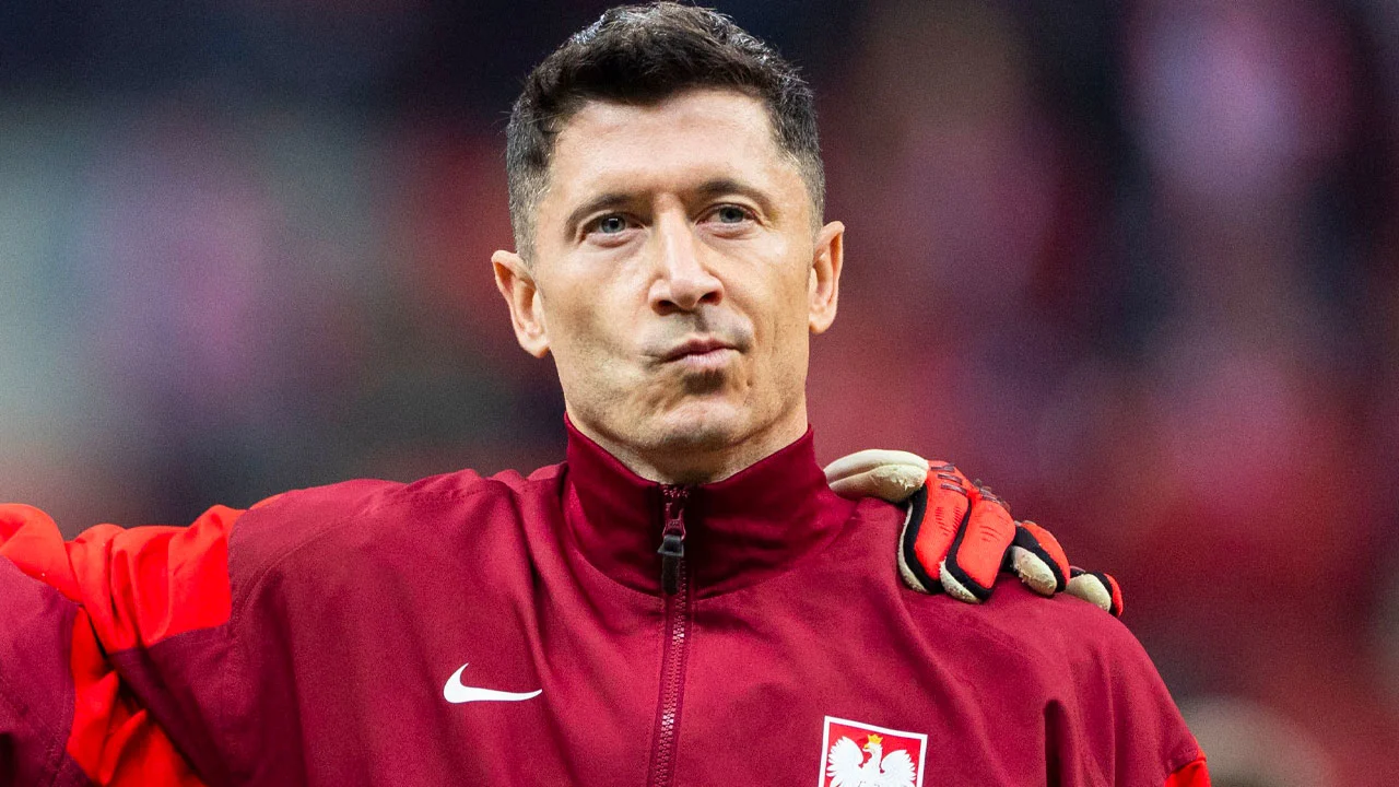 Lewandowski keert terug bij Polen en is aanvoerder in duel met Nederland