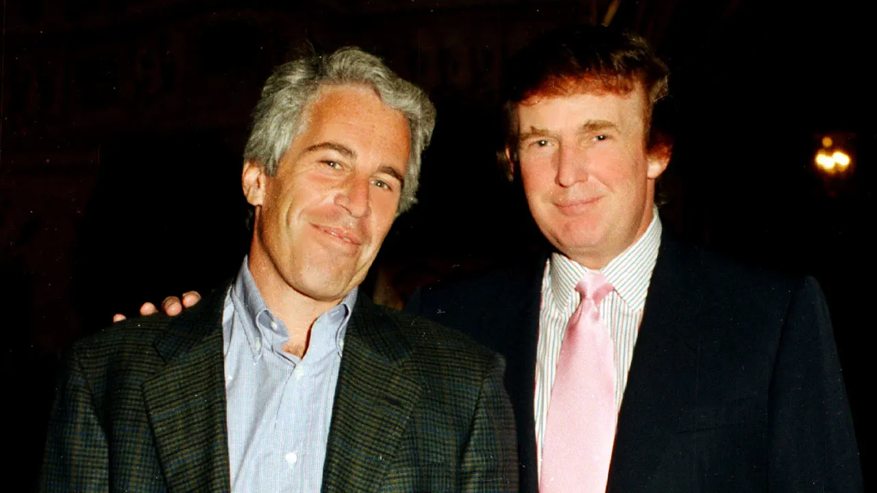 Bron Witte Huis geeft toe dat Trump in Epstein-dossiers voorkomt