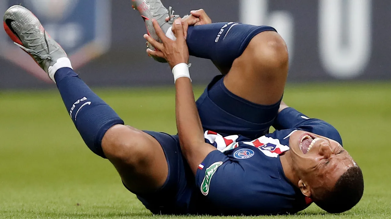 PSG-coach Tuchel vreest dat Mbappé meer tijd nodig heeft