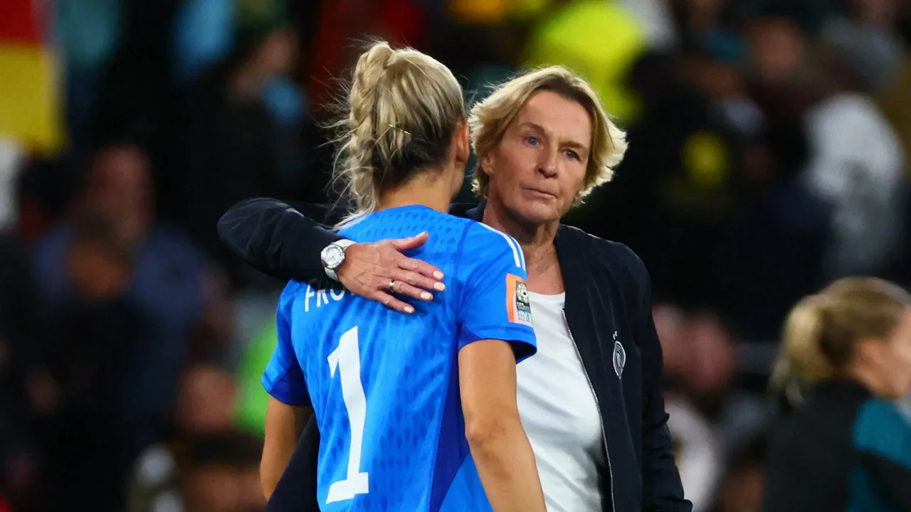 Hansie Hansie met het Duitse vrouwenelftal uitgeschakeld op WK