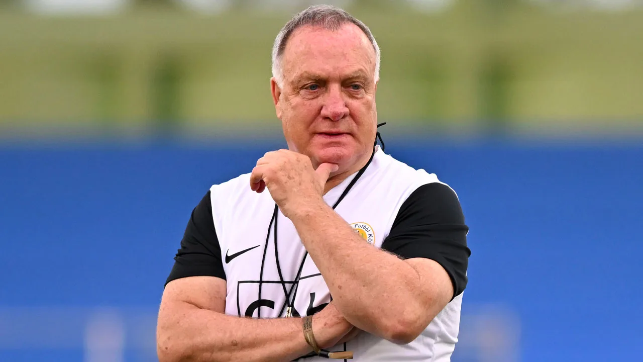Dick Advocaat blijft met Curaçao steken op gelijkspel tegen Grenada