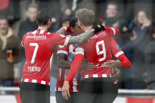 Kwetsbaar PSV ruim langs tiental Fortuna