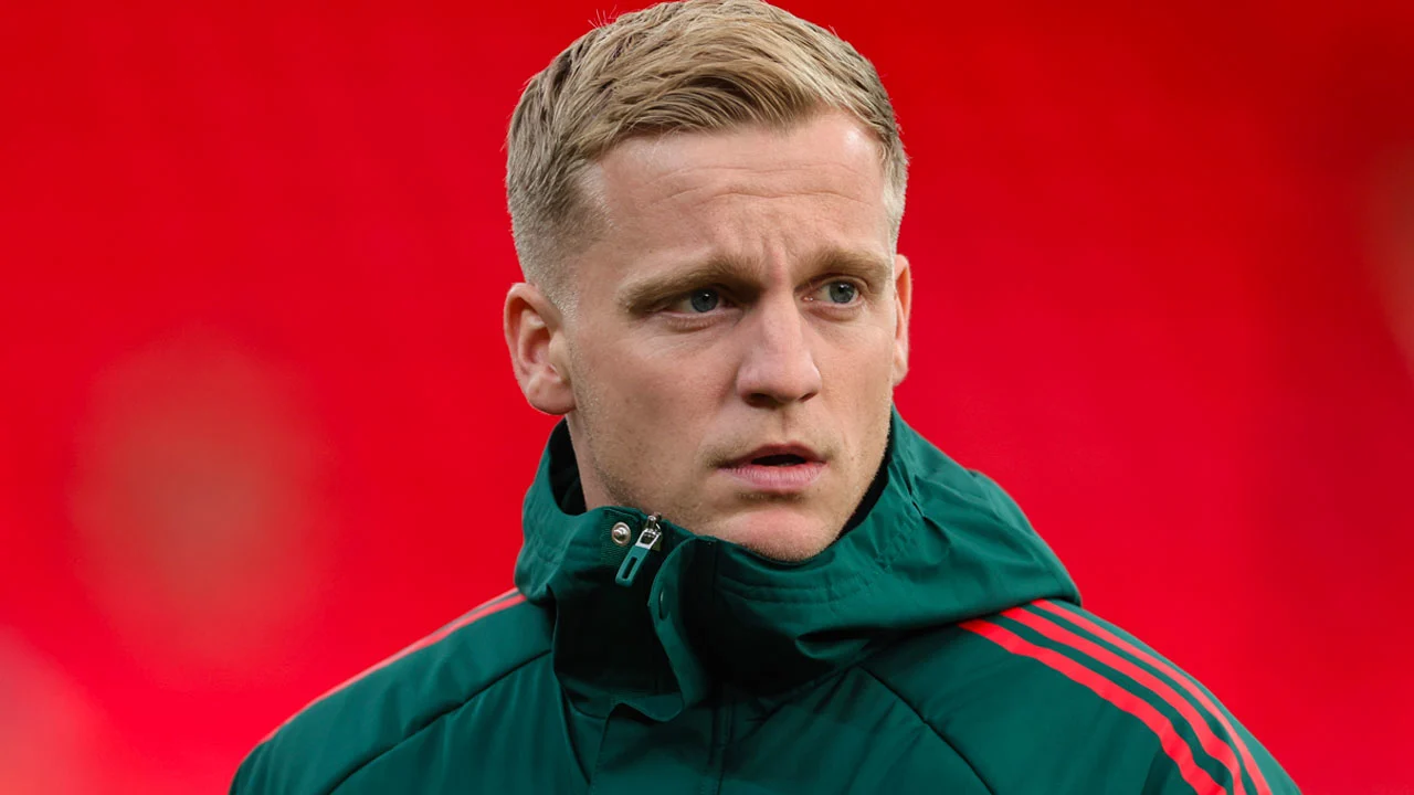 ‘Donny van de Beek verlaat Manchester United voor half miljoen euro voor Girona’