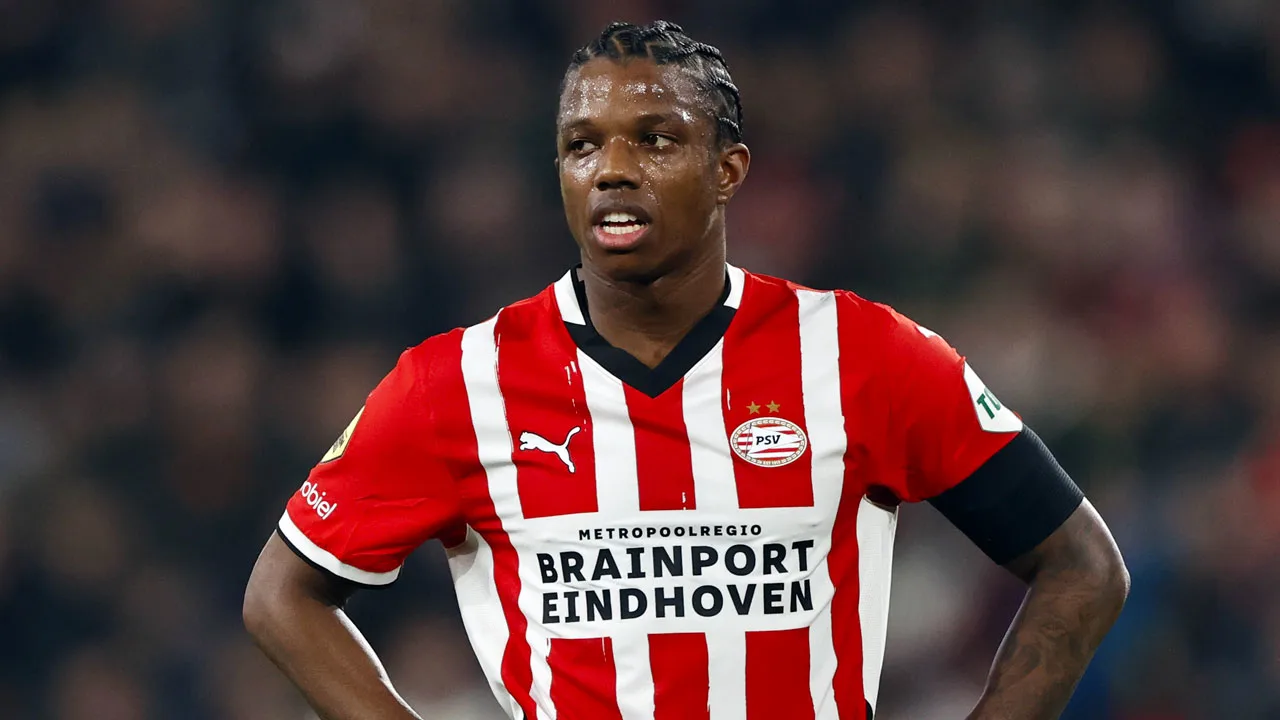 PSV verspeelt ook punten tegen Willem II; Ajax kan morgen koppositie pakken