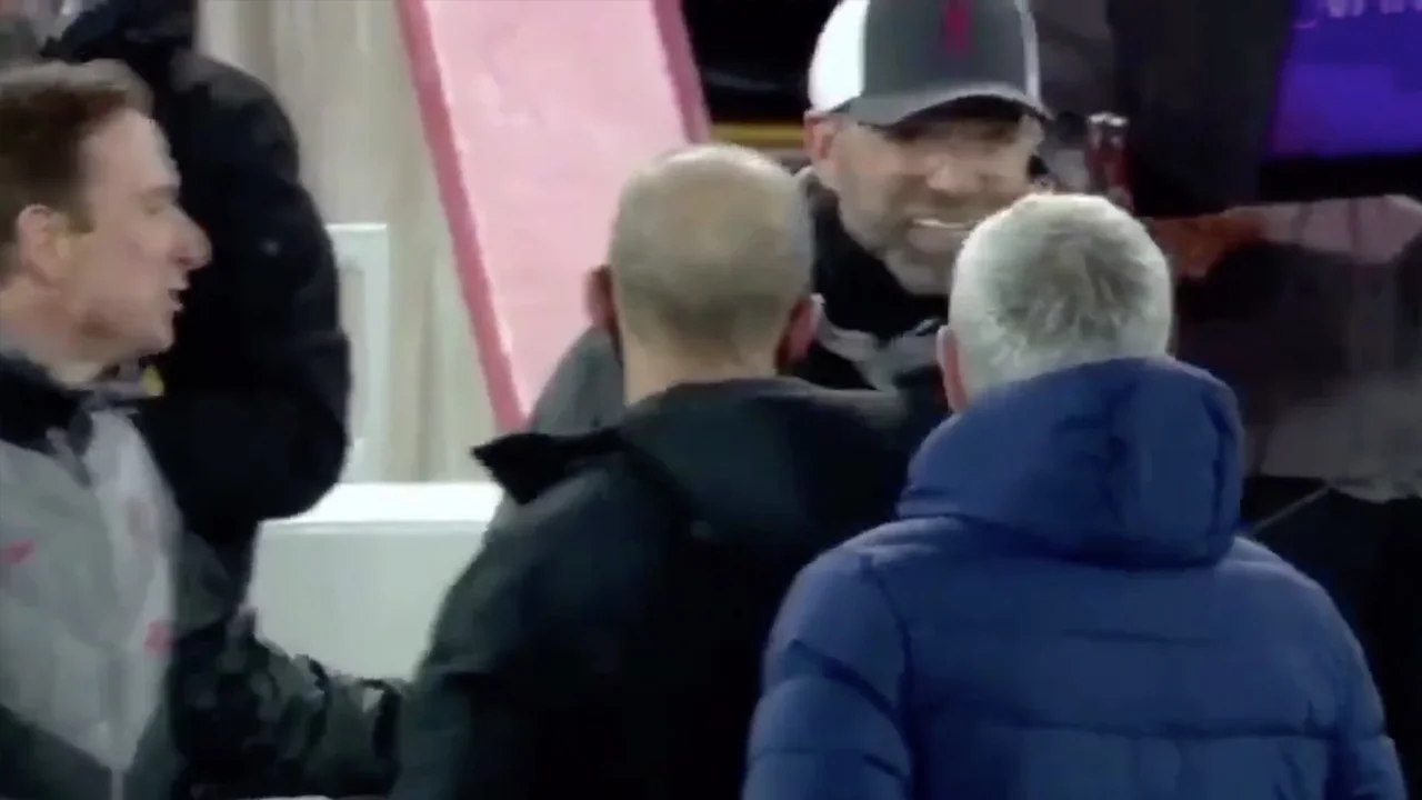 Klopp en Mourinho ruziën na afloop van kraker tussen Liverpool en Tottenham
