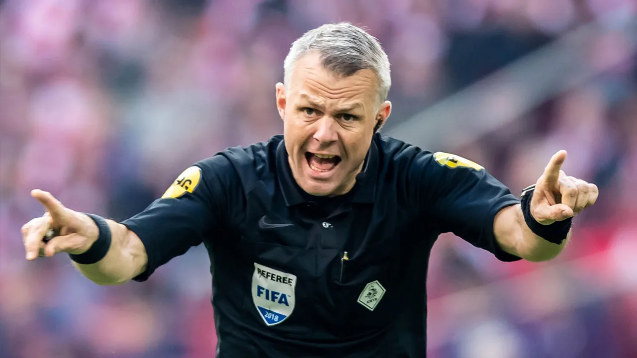 Kuipers over strafschopsituatie Dest: 'Voorkeur voor strafschop, geen duidelijke fout'