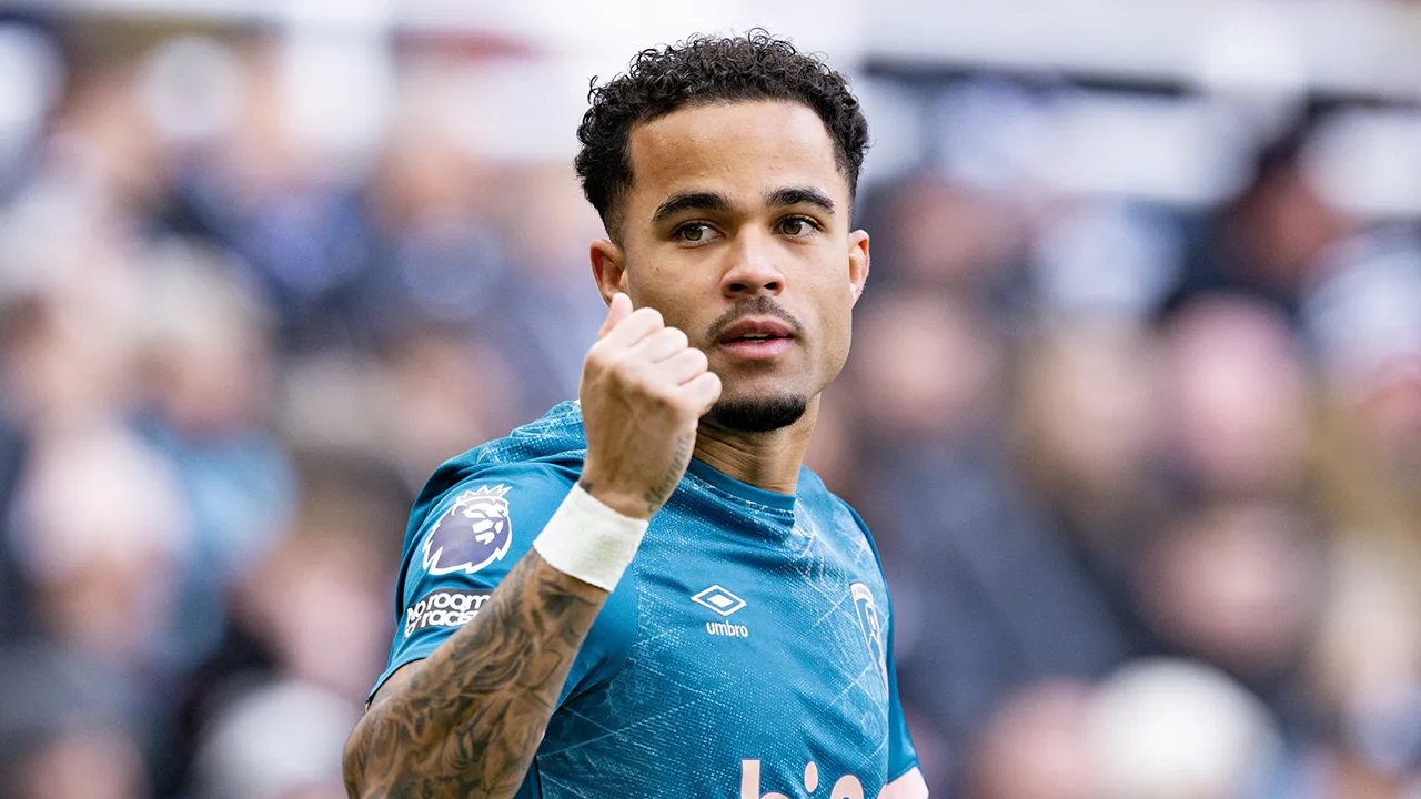 Hattrick Justin Kluivert helpt Bournemouth aan zege bij Newcastle United
