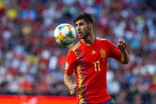 Real viert rentree Asensio met zege op Valencia en Cillessen