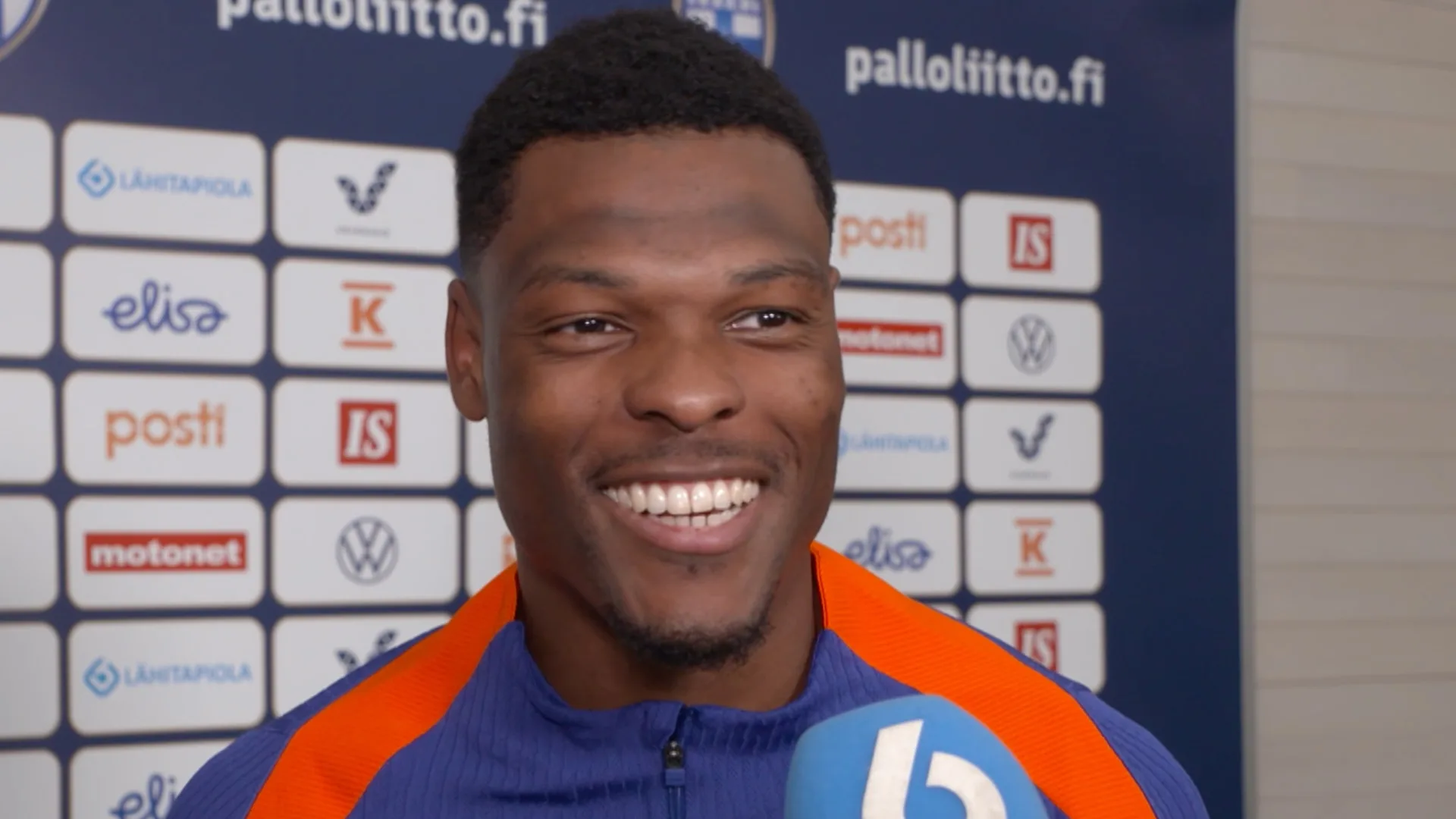 Dumfries grapt over Surinaamse groentes voor de wedstrijd: 'Dat legt wel een goede bodem!'