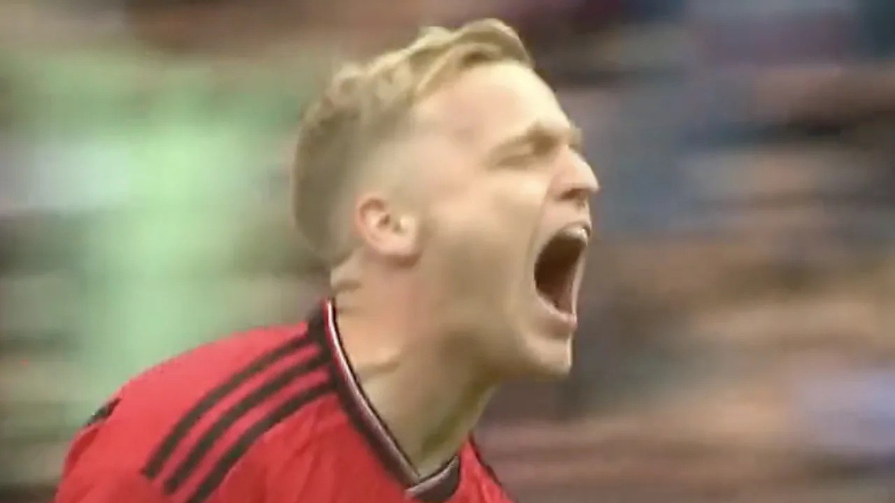 Videogoal: Ontlading bij Van de Beek na mooie treffer in oefenduel met Olympique Lyon