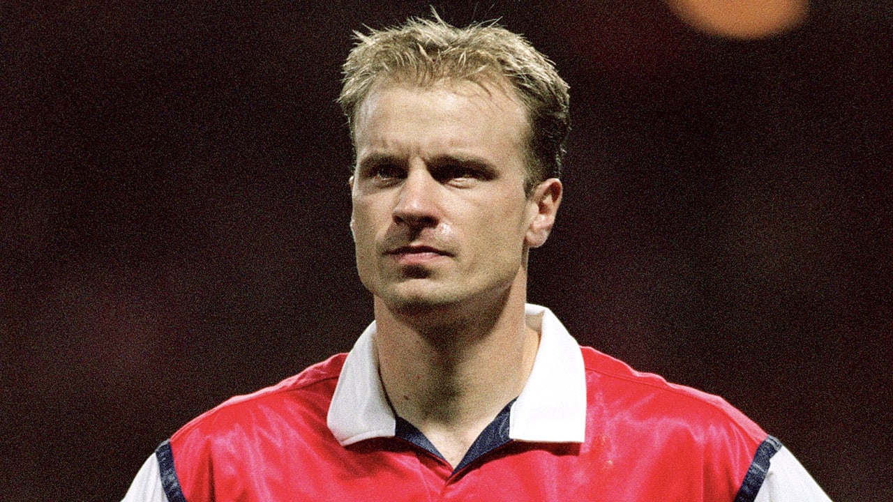 Vandaag in 2006: Bergkamp stopt met voetballen