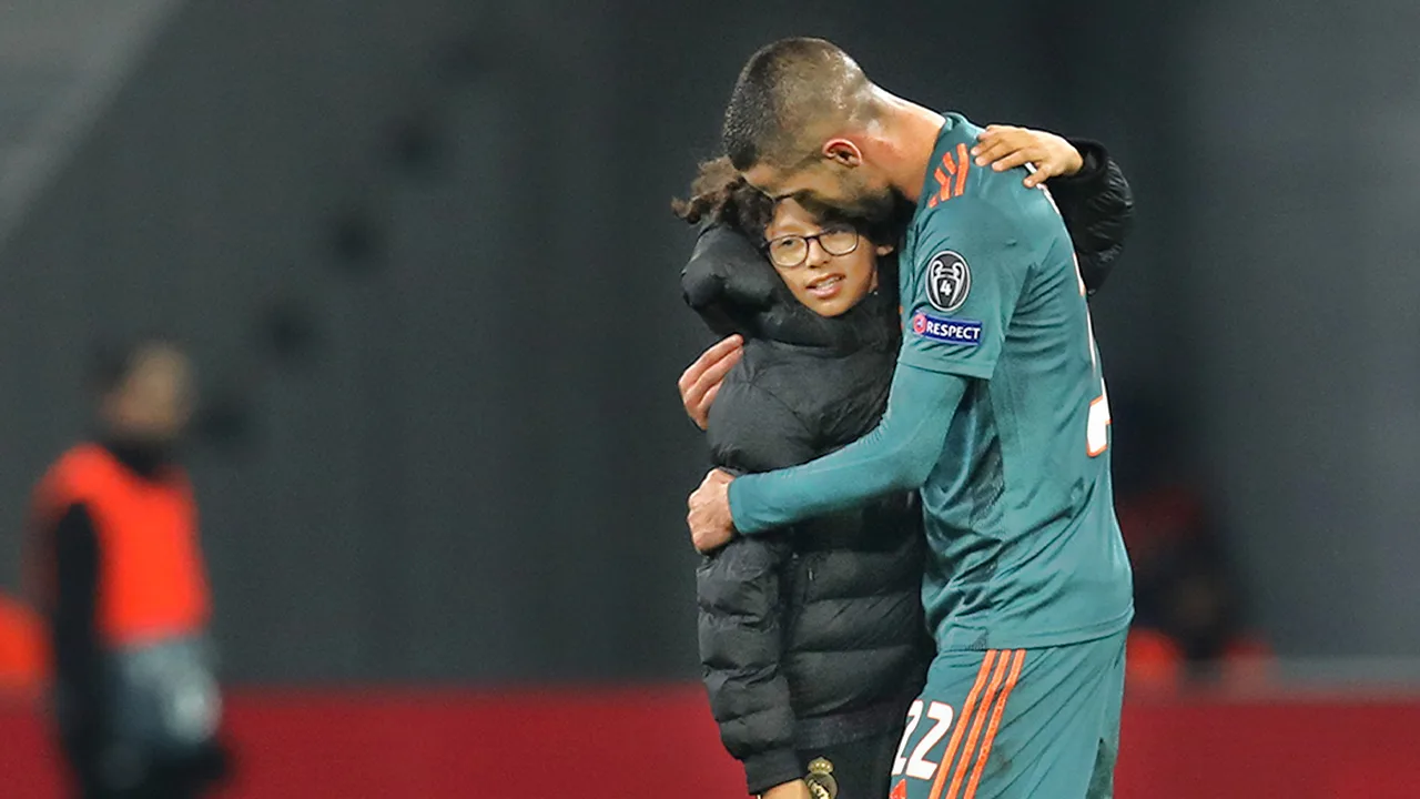 UEFA start onderzoek naar Lille wegens jeugdige veldbestormer