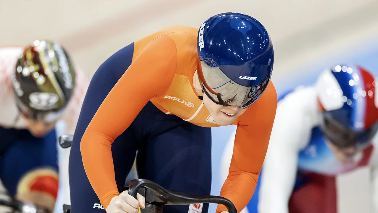 Baanwielrenster Hetty van de Wouw pakt zilver op sprintonderdeel keirin