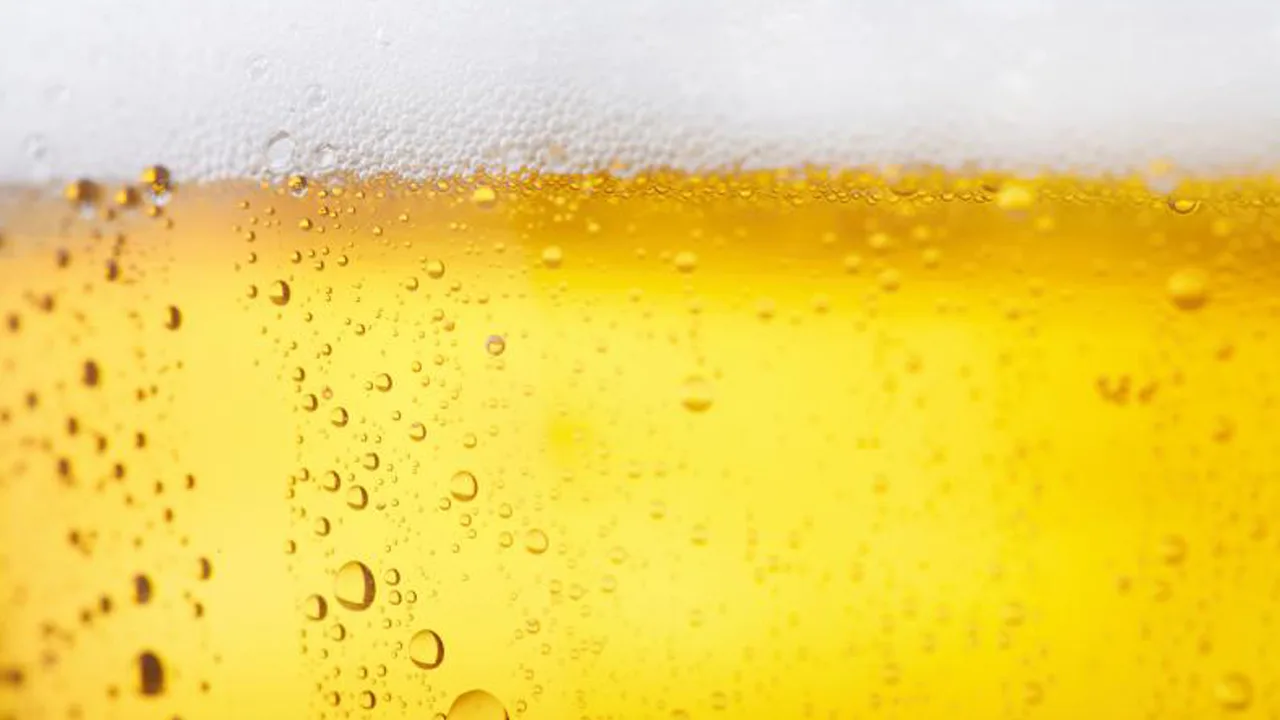 Feyenoord speelt Beer Sheva dronken en stelt plek in Europa League veilig