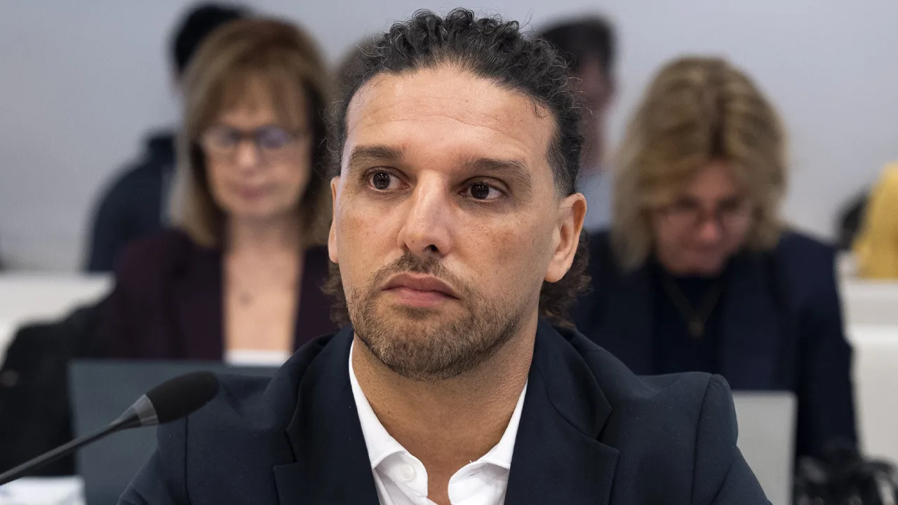 Ali B wordt al twee jaar gevolgd voor mogelijke documentaire