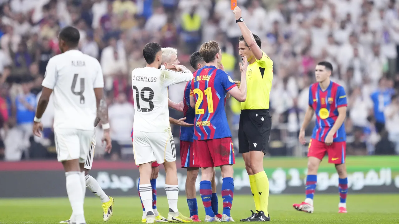 Frenkie de Jong kent schorsing na rode kaart tegen Real Madrid