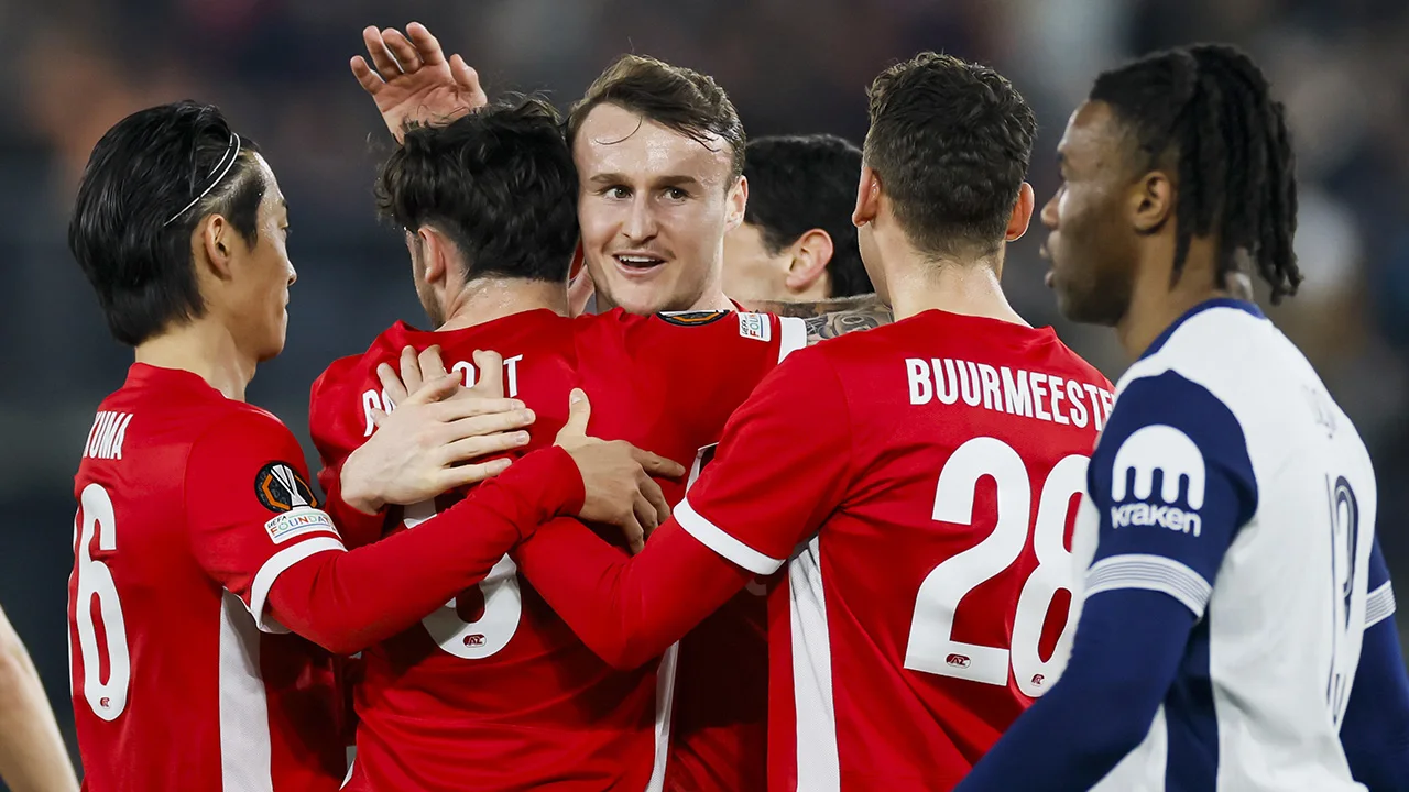 AZ boekt knappe thuiszege op Tottenham in achtste finale Europa League