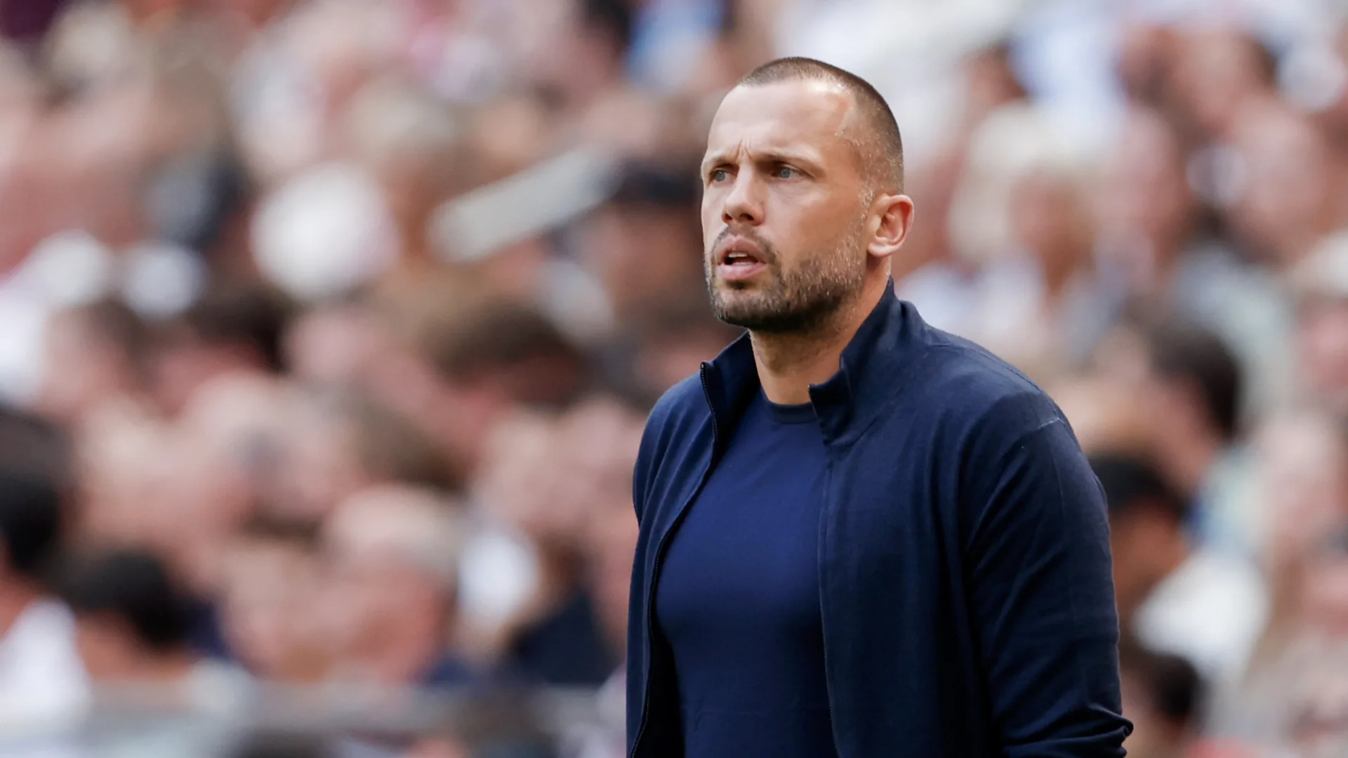 'Ajax komt onder John Heitinga niet verder dan de vierde plaats'