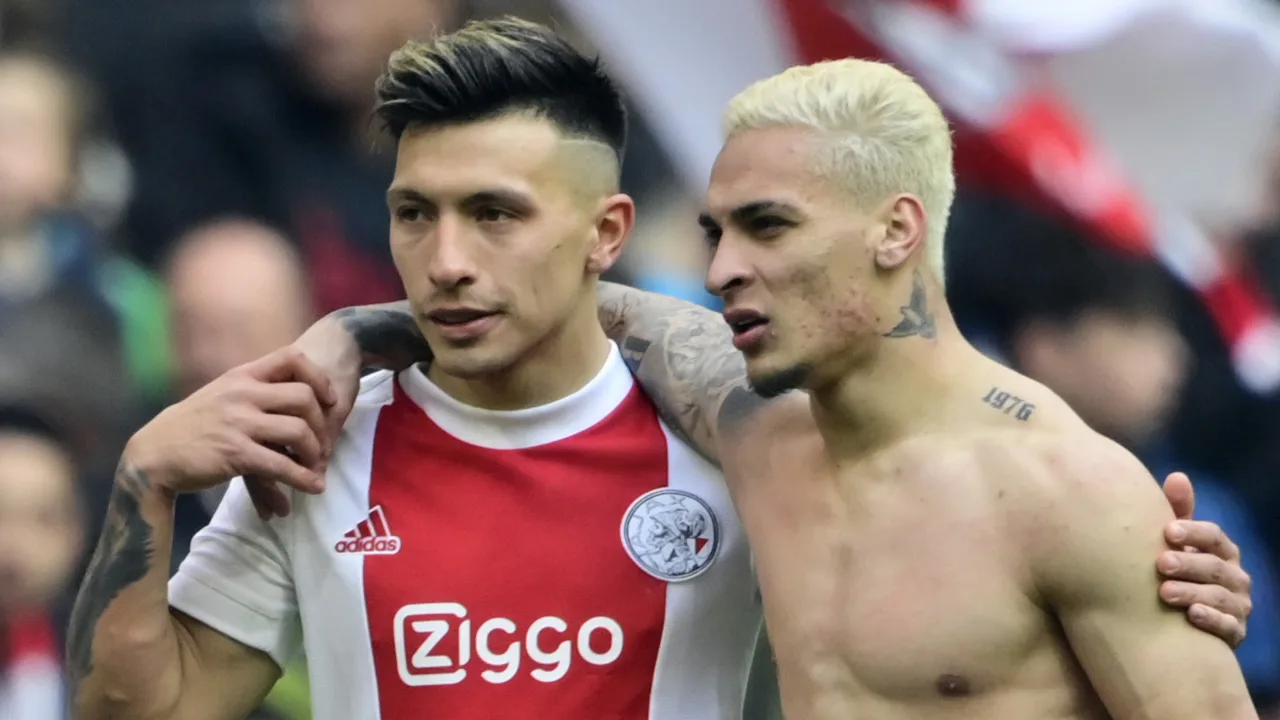Ajax moet Gravenberch, Martínez, Schuurs en Antony rest van het seizoen missen