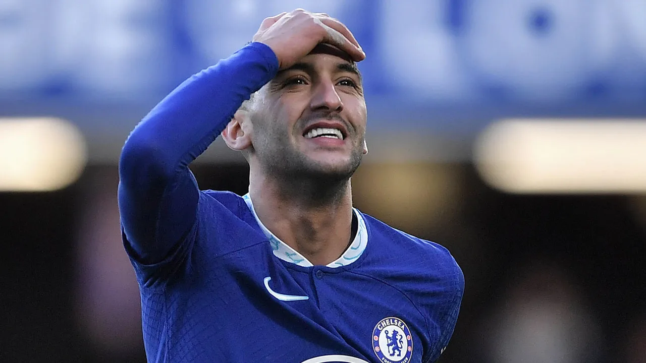 Chelsea geeft duidelijk signaal: Hakim Ziyech krijgt geen rugnummer voor nieuw seizoen