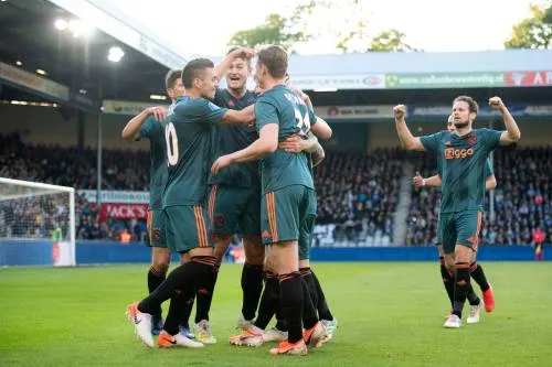 Ajax pakt 34e landstitel en achtste dubbel