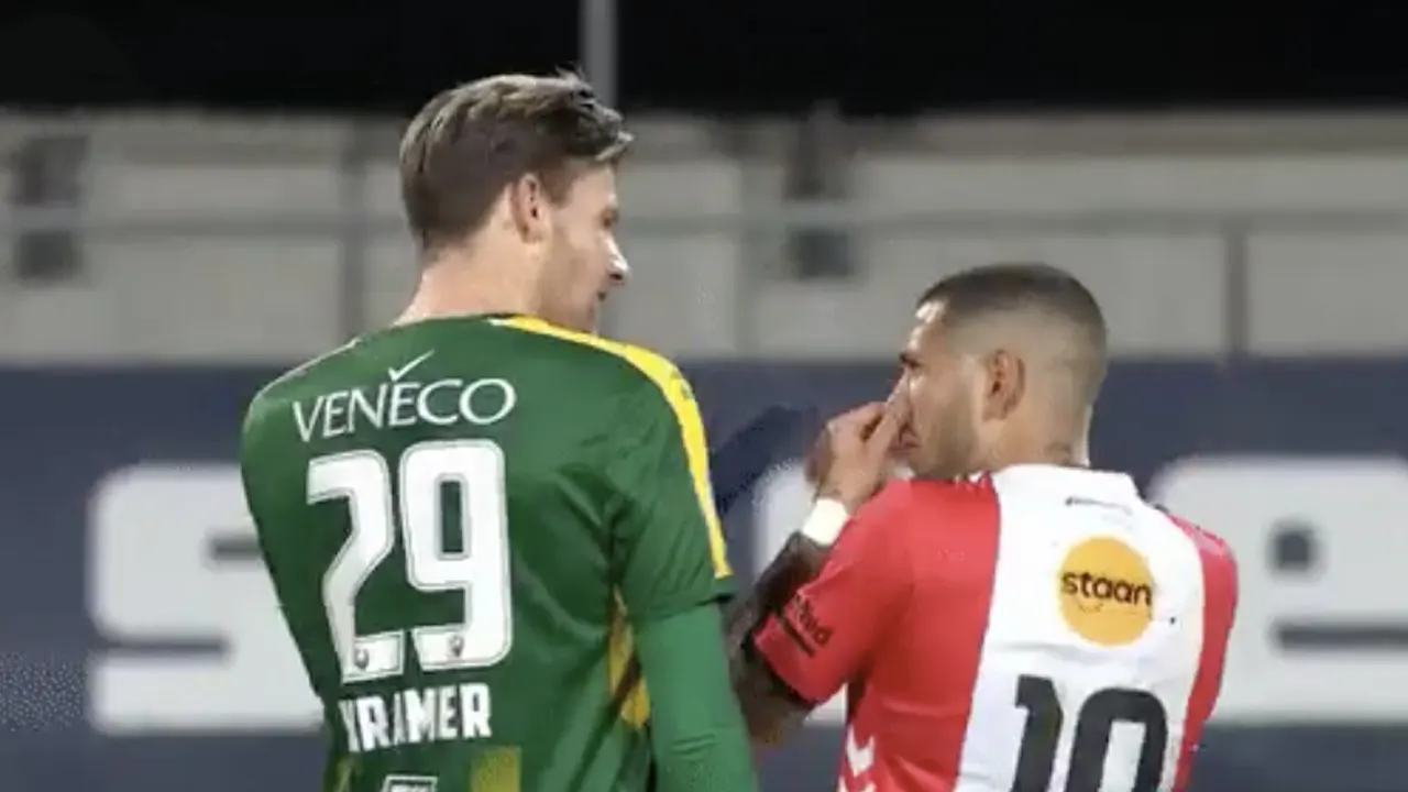 Peña knijpt neus dicht wanneer Kramer dichtbij komt