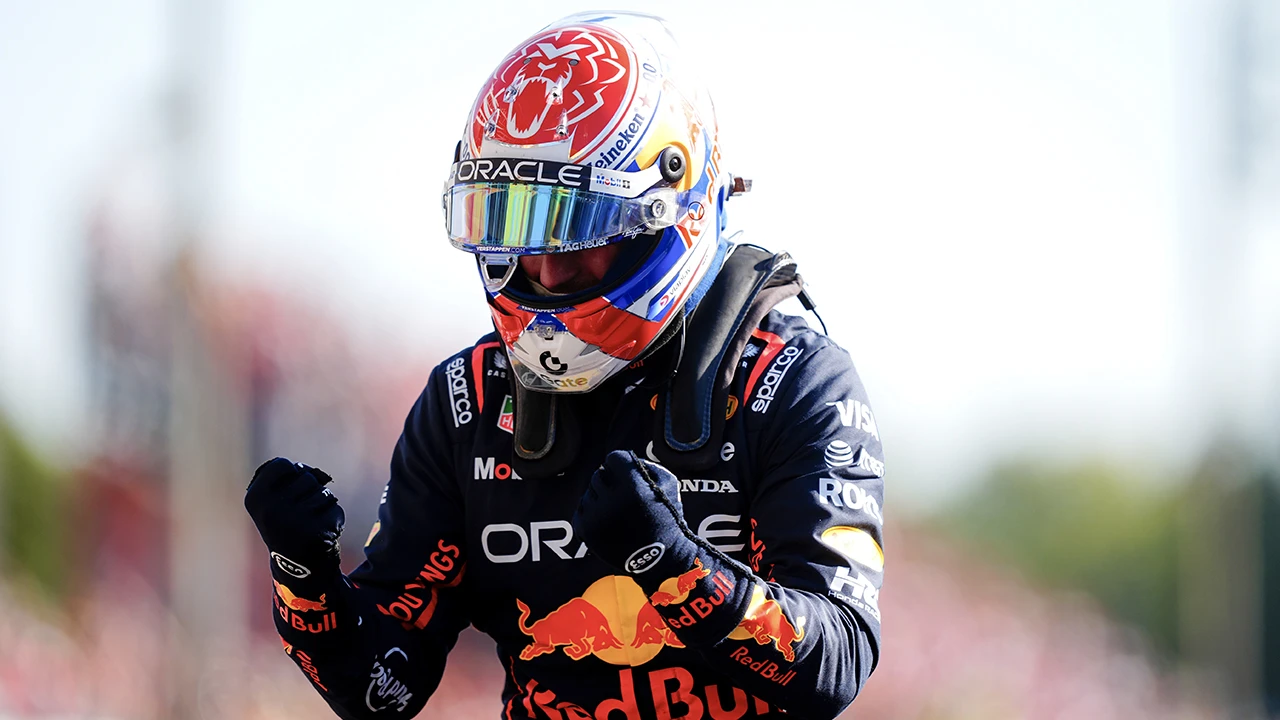 Max Verstappen verrast met poleposition in Grote Prijs van Italië