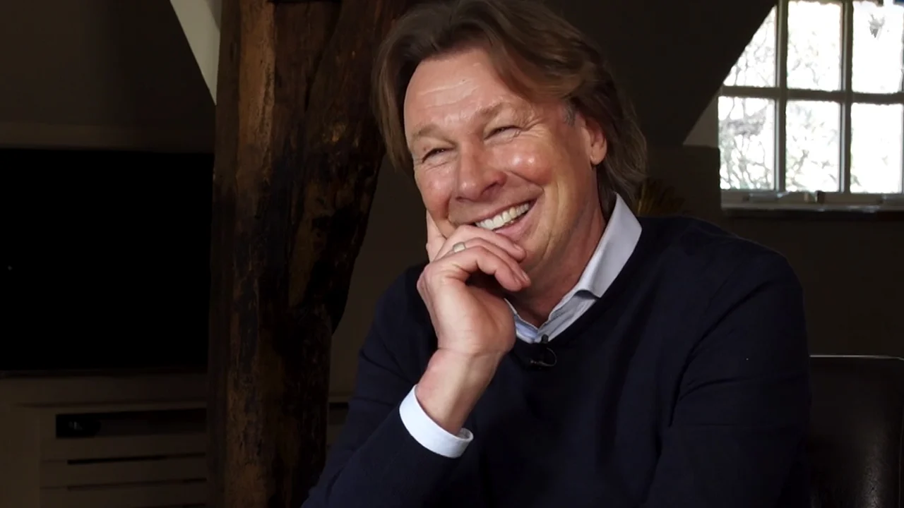 Hans blikt terug: ‘Aan mij had je dat vroeger niet moeten vragen’