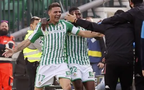 Joaquín (38) gaat nog door bij Betis
