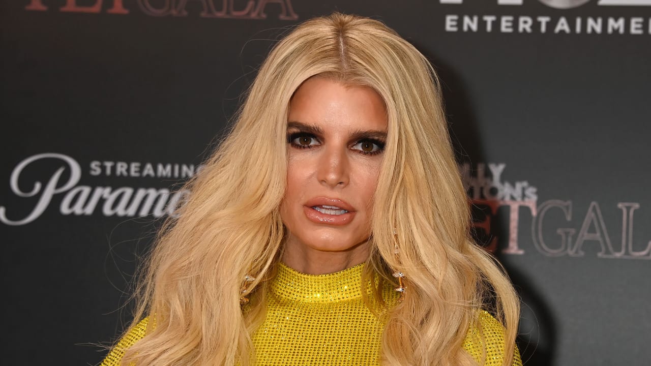 Jessica Simpson drinkt slangensperma: 'Het is een soort honing'