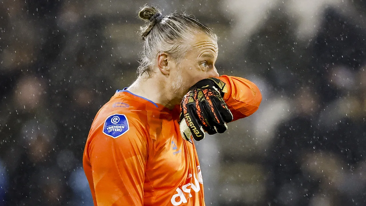 'Ik weet dat het niet zo is, maar het leek wel of Remko Pasveer drie punten aan Ajax gunde'