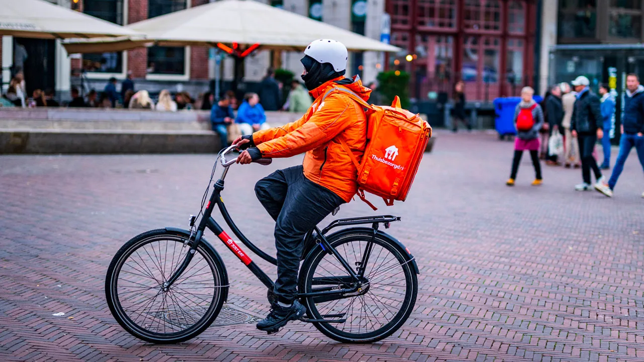 Thuisbezorgd gaat seksspeeltjes en glijmiddel bezorgen: 'Binnen een uur in huis!'