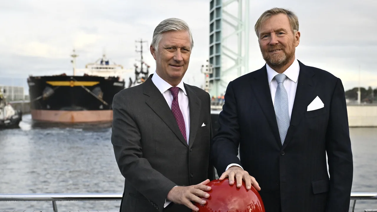 Koning Willem-Alexander en koning Filip openen Nieuwe Sluis bij Terneuzen