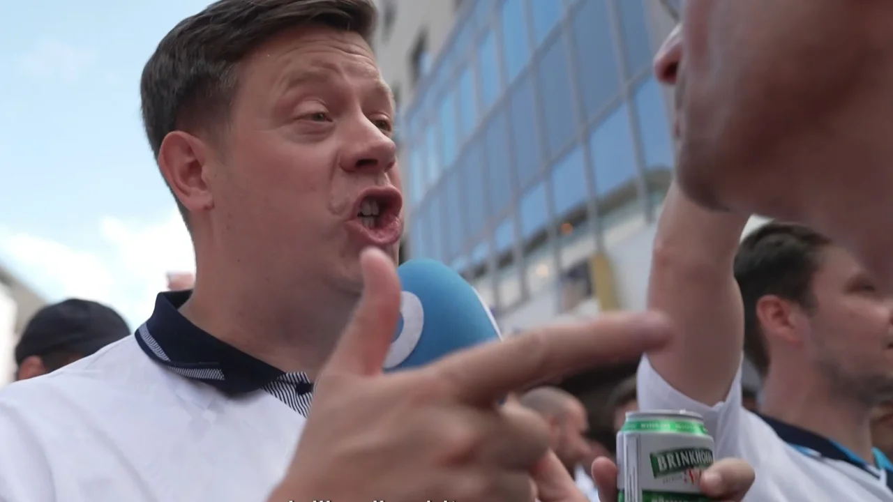 Tom Staal spreekt Engelse fan: 'Jullie zijn shit, maar jullie vrouwen zijn lekker!'