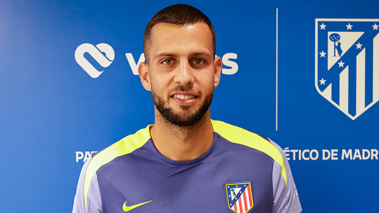 Atlético Madrid presenteert Dávid Hancko: 'De laatste dagen zijn een achtbaan geweest'