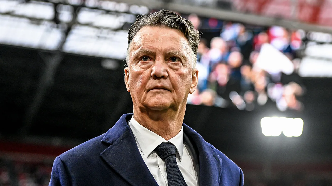 'Bij Ajax mag alles wijken voor Champions League-kwalificatie en zelfs Van Gaal accepteert het'