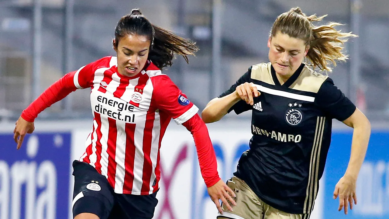 Primeur voor voetbalsters Ajax en PSV