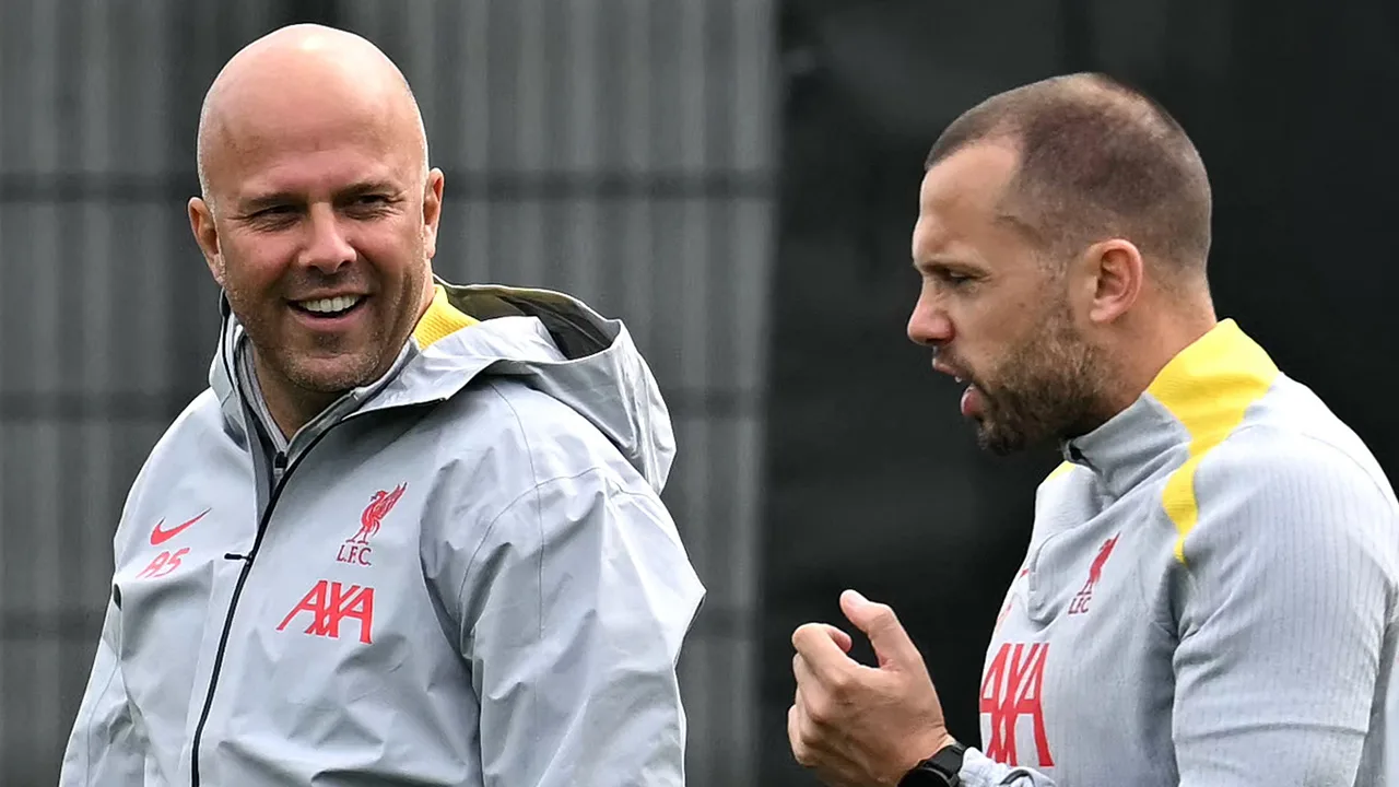 Heitinga gaat niet in op interesse West Bromwich Albion en blijft Slot trouw