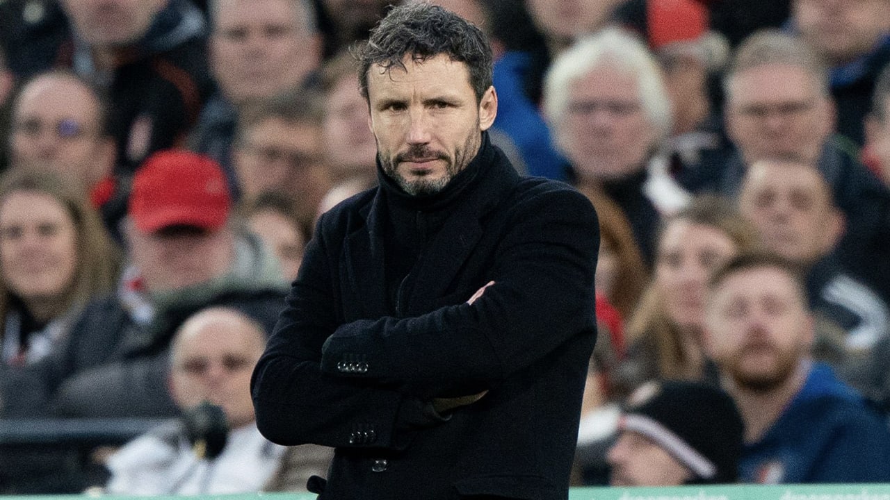 Van Bommel over ontslag: 'Sommige mensen werden nerveus bij PSV'