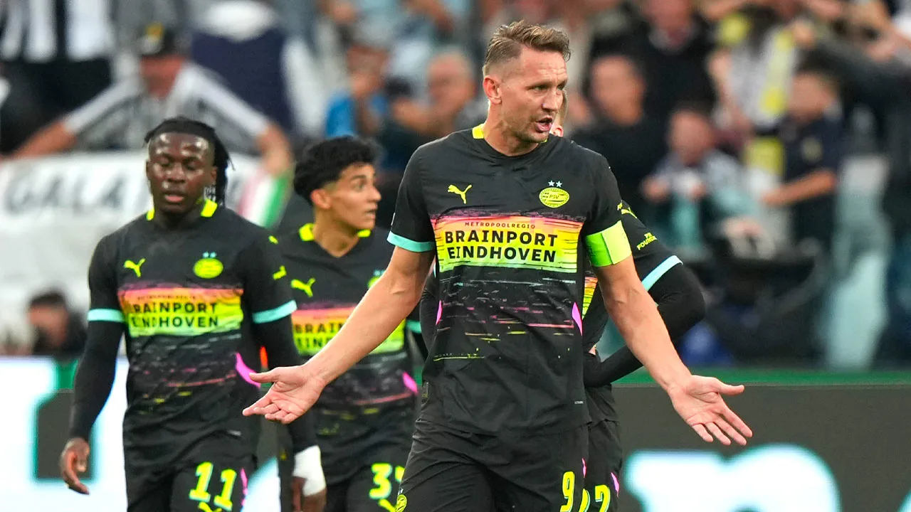 PSV begint Champions League-seizoen met ruime nederlaag bij Juventus