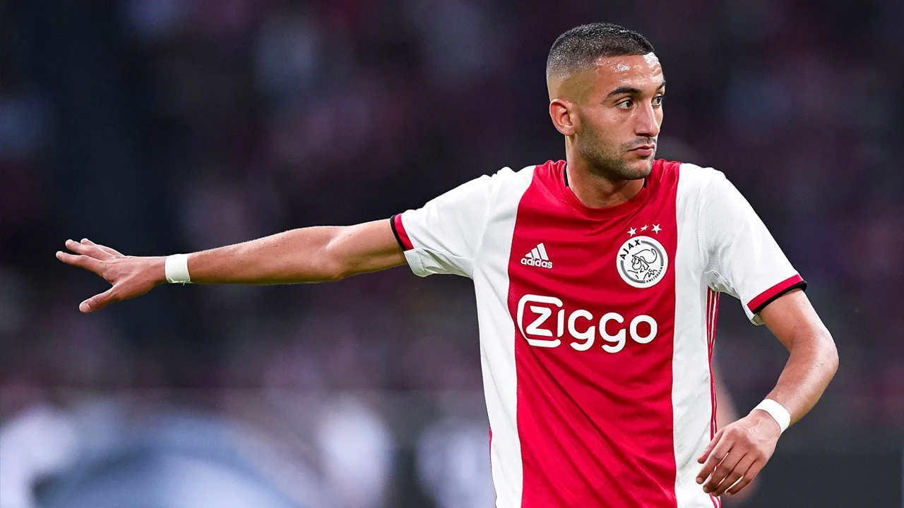 Ajax met Ziyech in de basis