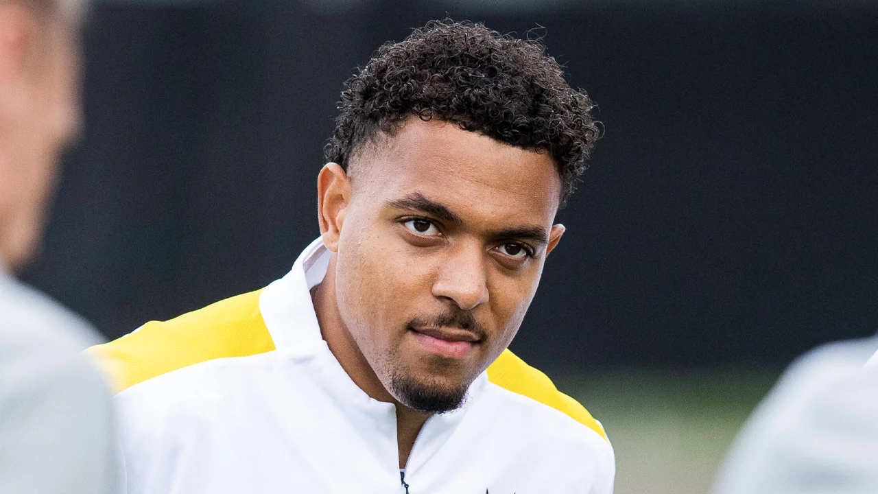 OFFICIEEL: Donyell Malen voor vijf jaar naar Borussia Dortmund
